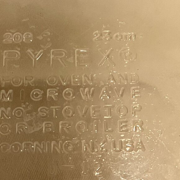 Pyrex 9” d12 round baking dish - Picture 5 of 5